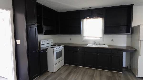 $1,600 / 2000ft2 - OFFICE SPACE LIVEABLE Commercial Property 5 rooms  2000sqft (Cumming)63440785035395124