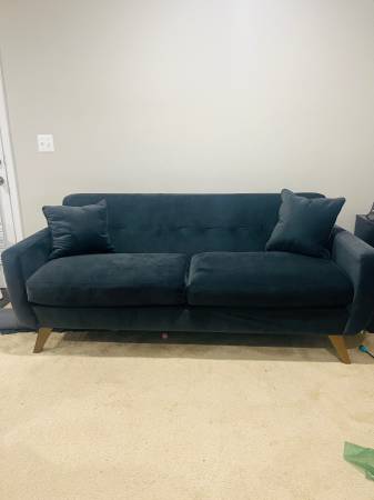 Loveseat 1