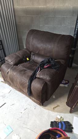 Recliner (electric) 1