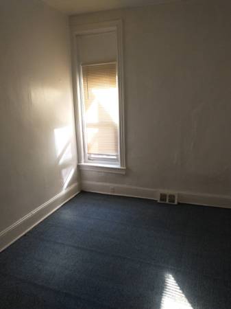 $120 Medium Sized Room Available -$120/Week - All Utilities Included! (Philadelphia)63666762173569120