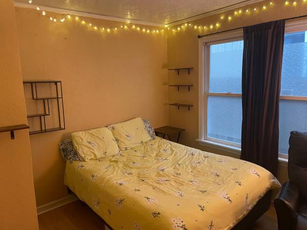 $600 / 4br - Canary Room -$600 Total!! Nov-March! (Mt.Tabor)63999315724802122