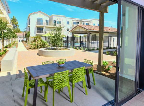 $3,045 / 2 dormitorios - 1er MES $1000 DE DESCUENTO + Armarios Mejorados, Piscina y Spa Climatizados con Estilo Resort (Vista)63657108373379123