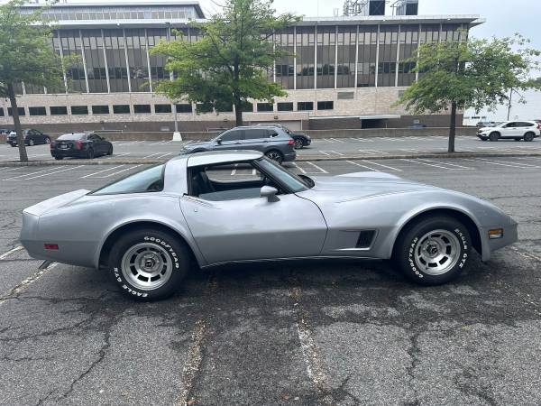 Corvette Coupe 1980 - $11,000 (Eastchester)63615010084993122