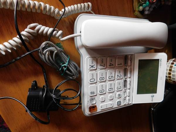 Working Big Button Caller ID 2 Phone s Land line, corded, red like new 1