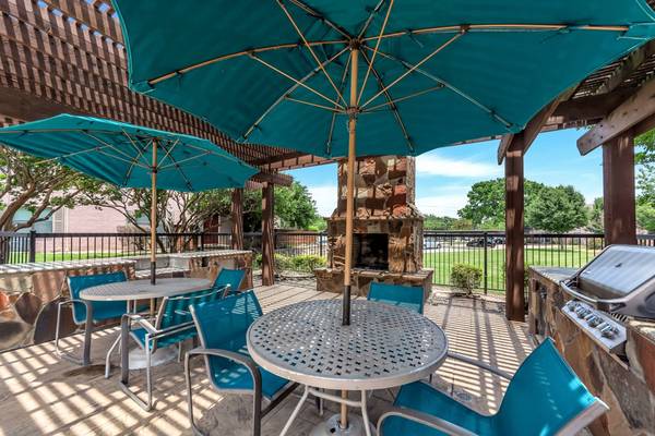 $1,140 / 1br - 706ft2 - Balcony, Pantry, Courtesy Officer (4500 Sojourn Dr, Addison, TX)63796556062977121