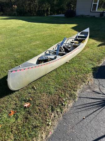 17 Ft Canoe 1