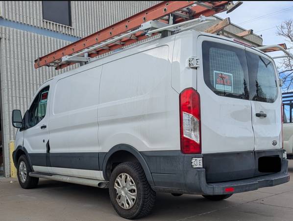 2015 Ford Transit 250 - Photo 13