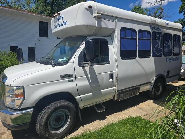 2014 Ford E350 Mini Bus - $7,200 (Elmont)63654716736897120