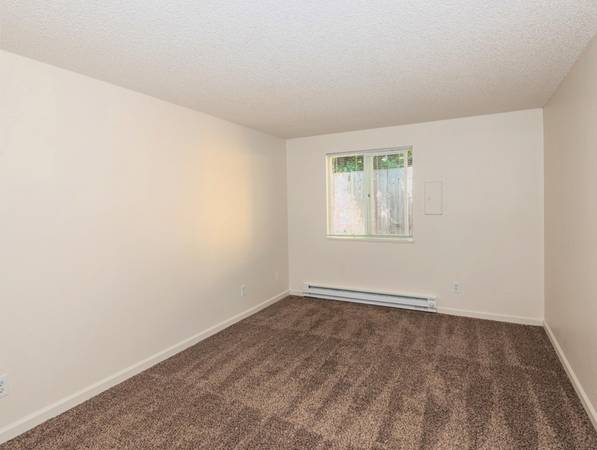 $1,345 / 1br - SPECIAL - $500 OFF - Small Tigard Area with Tons to Do! - Pet Friendly (Tigard)63956643626115123