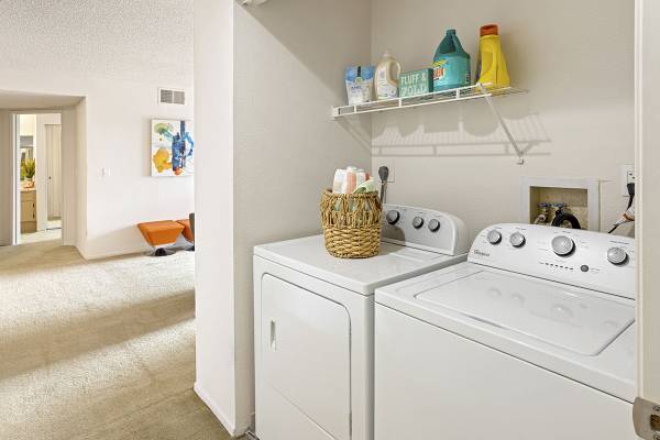 $4,475 / 3br - 1450ft2 - 1st Month Free at Move-In! Great & Spacious 3Bd, 2Ba Apt Home! (UTC/San Diego)63819410497411124