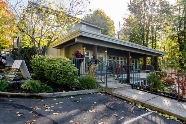 $1,781 / 1br - 714ft2 - Located in Portland, Fitness Center, 1BD 1BA (1940 NW Miller Rd, Portland, OR)63956353327618124
