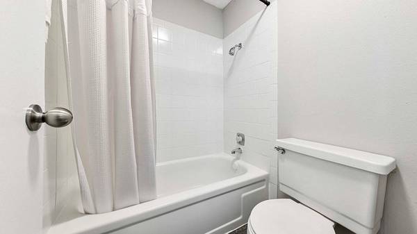 $799 / 1br - 496ft2 - 1 bedroom, all utilities included, in Las Vegas, NV (920 Sierra Vista Dr, Las Vegas, NV)63907027649411122