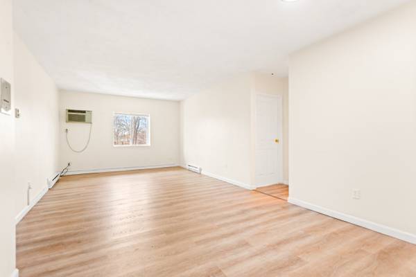 $2,150 / 2br - 850ft2 - 2 bed at 77 Arlington St (Framingham)63996544682371124