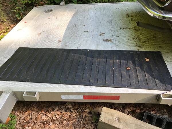 Husky tailgate mat for Silverado/Sierra 2019-2026 1