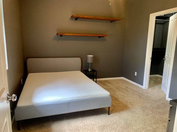 $546 / 4br - 💼 Configuración profesional — Incluye baño privado (Thornton, CO)63679424048513122