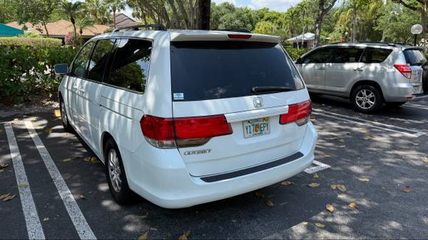 2010 Honda Odyssey - $3.500 (Pompano Beach)63480053389827122