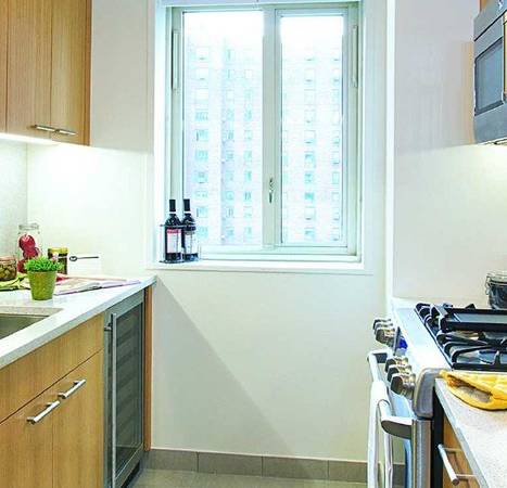 $4,685 / 2br - NO Brokers Fee - Available Now! (East Village)64212279048705123