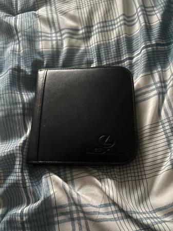 It is a genuine OEM cd case 1