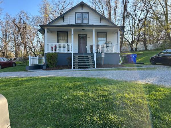 Electricity furnished 4 bedroom older home 1