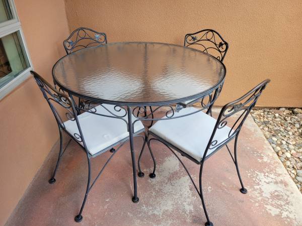 Vintage Wrought Iron Ivy Vine Patio Table & 4 Chairs 1