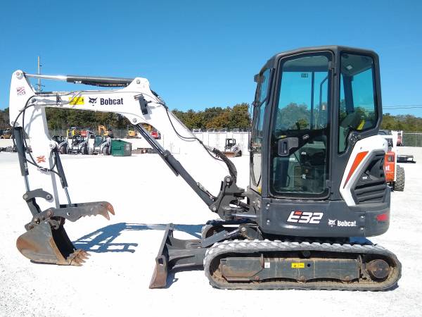2020 BOBCAT E32i *** LOW HOURS *** HYDRAULIC THUMB *** Cab Heat AC 1