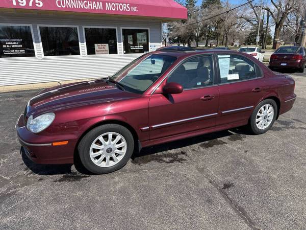 2002 Hyundai Sonata GLS - LOW MILES - $9,490 (Urbana, IL)63625059237505121