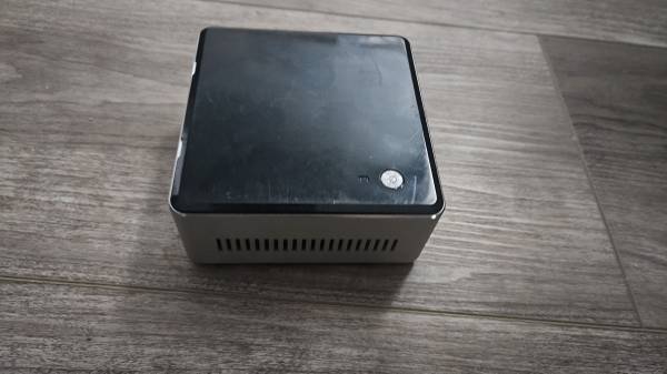 Used intel NUC5i7RYH 1