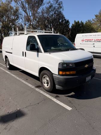 2020 Chevrolet Express - Photo 7