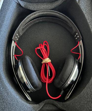 Sennheiser Momentum On-Ear 505795 Wired Headphones Black/Red - $90 (San Jose)63471479073027121