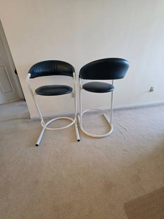2 counter stools 1