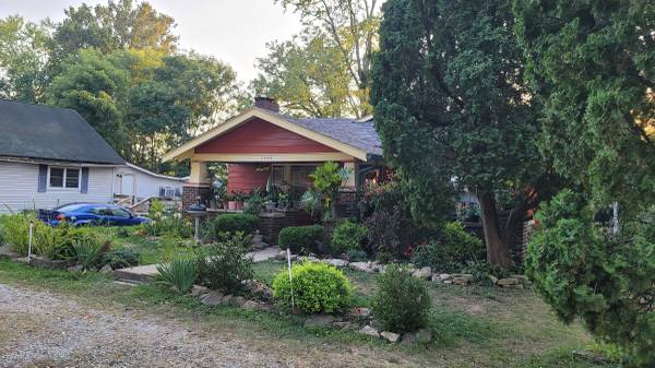 $292,000 / 3br - 1449ft2 - 1930's Arts & Crafts Style Close to Switch Yard Park-Downtown & Campus (Bloomington)63935965783427121