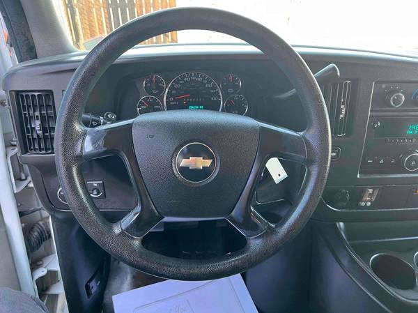 2008 Chevrolet Express - Photo 13