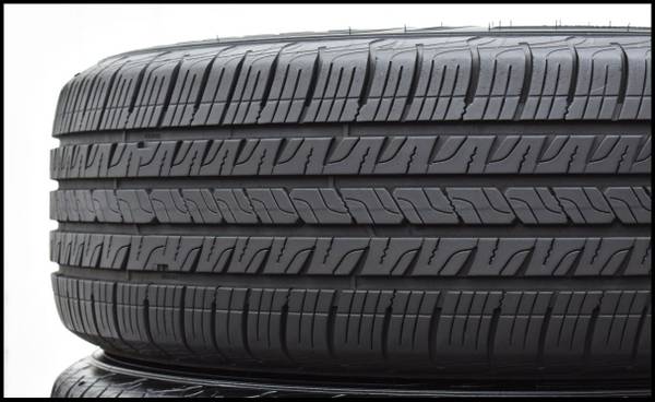 (4) Neumáticos Goodyear Assurance All-Season de 17" - 235/65R17 - $480 (Norwood)63437830453507124