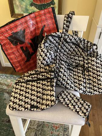 VERA BRADLEY SCOTTIE DOG PATTERN SET OF 4 PLUS 1