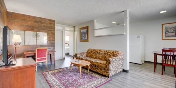 $414 Wireless internet included, Easy freeway access, Studio63859498777859121