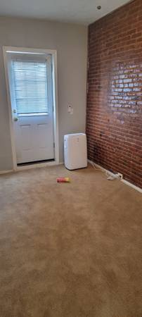 $1,250 / 2br - 650ft2 - Spacious 2 bedroom apartment located close to MICA63694818040321121