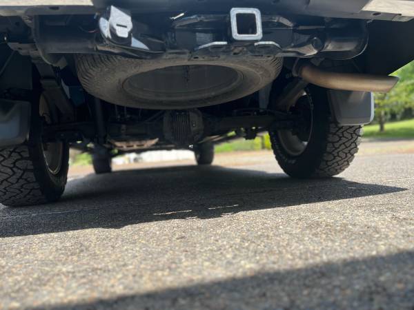 2011 Nissan Titan SV 4x4 - Photo 8