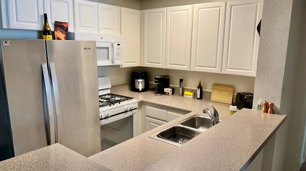 $1,450 / 2br - 1150ft2 - Brentwood/West LA: Private Room & Bathroom $1450 (Utils Included) (Brentwood)63998004857858121