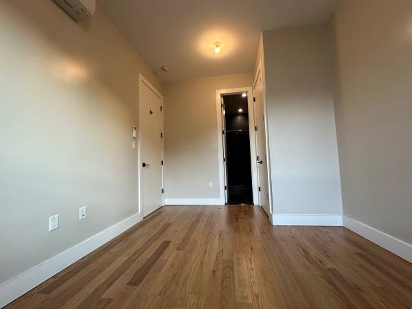 $3,995 / 2br - 950ft2 - HUGE LUXURY 2BR/3 BATHS + OFFICE room! Sliding Window! 6min Train M/J! (Bushwick)63766023255937122