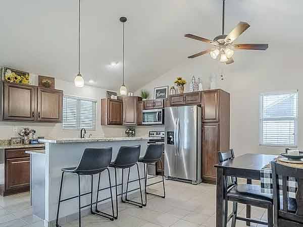 $950 / 2br - ***19426 N 11th St---------Phoenix, AZ ***63966953375235121