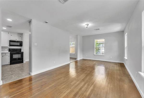 $199,900 / 4br - 1557ft2 - For Sale By Owner - Historic Charm Completely Updated (Victoria)64193710164994124