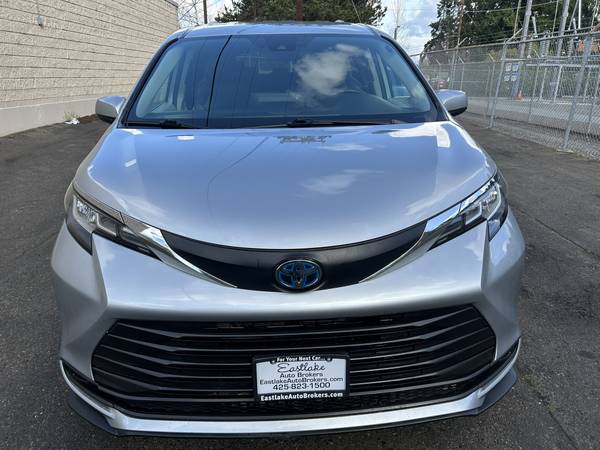 2022 Toyota Sienna LE AWD Híbrido --1 dueño, título limpio, aleaciones, cuero - $30,995 (kirkland)63613978558081121