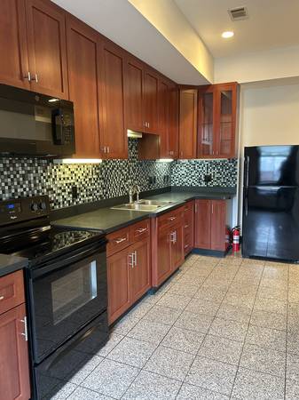 $1,900 / 2br - 2 ba, Beautiful apartment available October 4th (Franklin, NH)63931924022402120