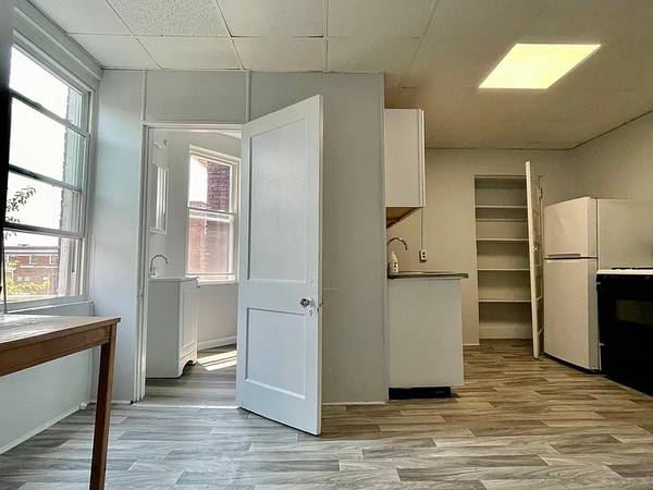 $1,250 / 1br - 750ft2 - 231 south millvale (Bloomfield)64013368811522120