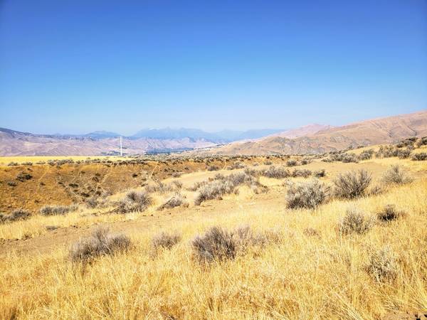 $55,000 5.87 Acre Parcel in North East Wenatchee (East Wenatchee WA)63654683955843121