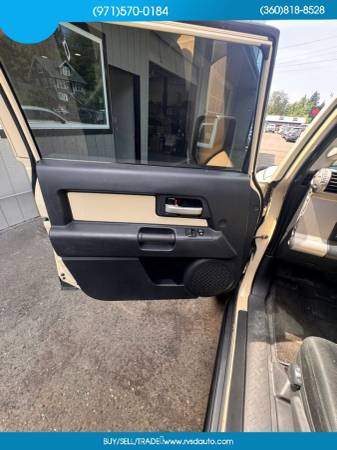 2010 Toyota FJ Cruiser 4x4 - Photo 14