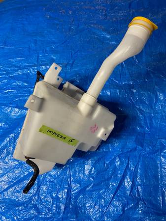 2015 Subaru Impreza windshield tank w 2 pumps 1