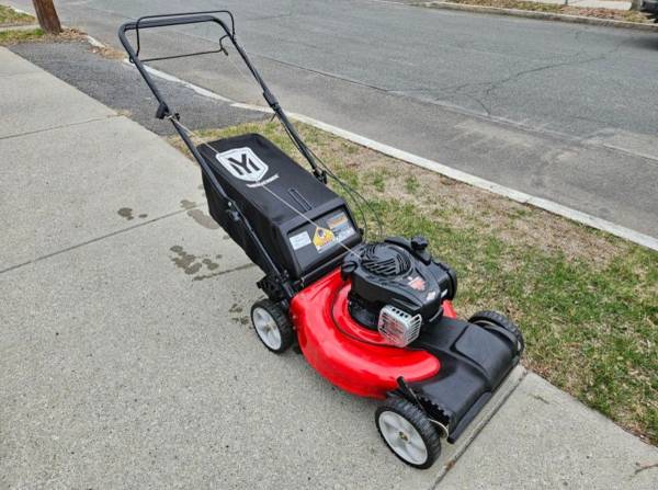 Yard Machines Self-Propelled Lawnmower 1