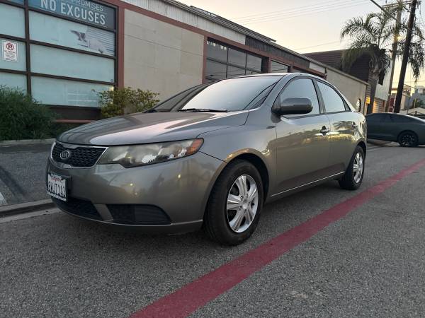 2011 Kia Forte EX 1