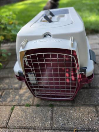 Transportín Kennel Cab de Petmate por $15.00 (Chicago)